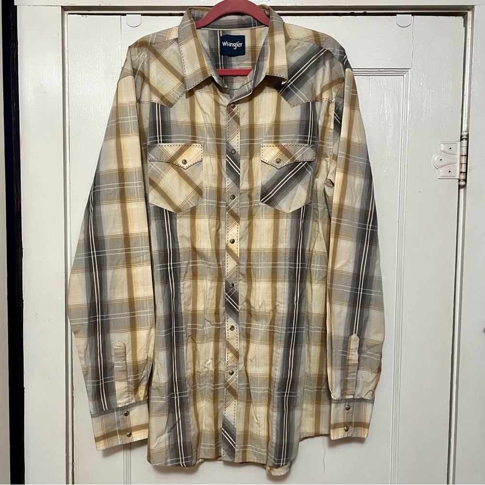 vintage pearl snap men’s wrangler shirt